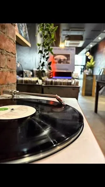 Turntable in the record shop